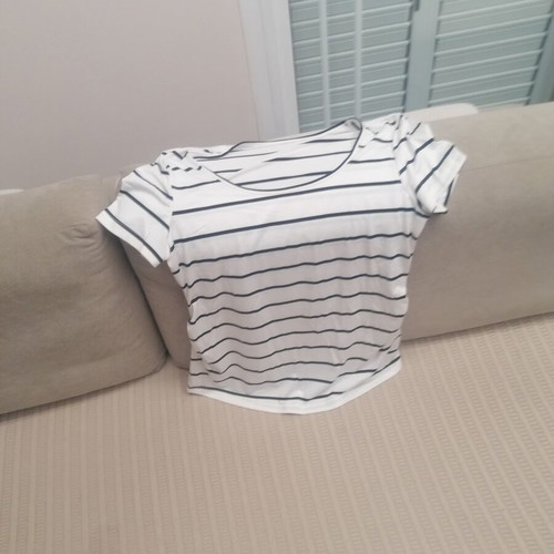 Women's T-shirt like new, size M, black and white