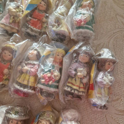 Vintage Goody's Junior collectible figures set of 16, new