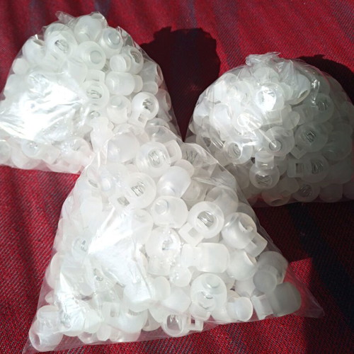 Plastic stoppers new, pack of 100 for clothes and marteniци
