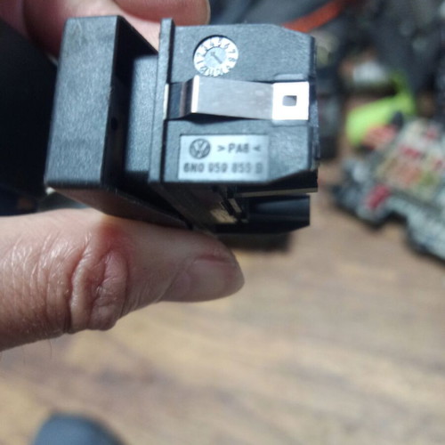 Button for electric windows VW Polo Classic used, 6N0959855B
