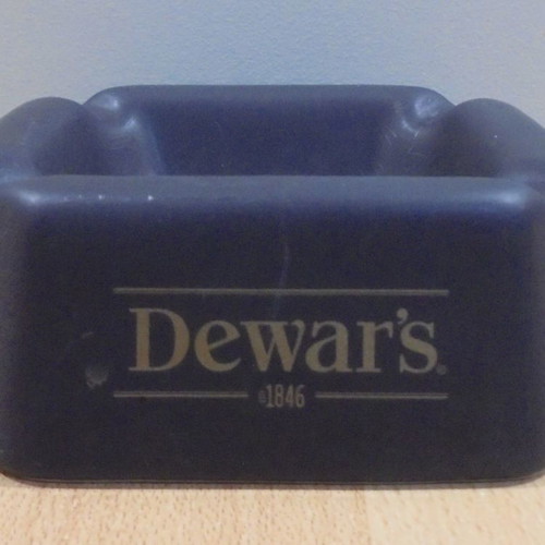 Dewar's scotch whisky old promotional ceramic ashtray used