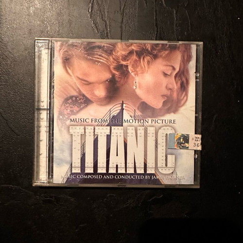 Titanic soundtrack like new