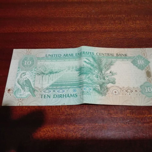 Paper money used, pack of 2 from South Korea and UAE