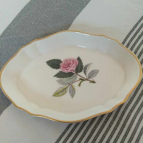 Wedgwood Hathaway Rose plate used, Bone China