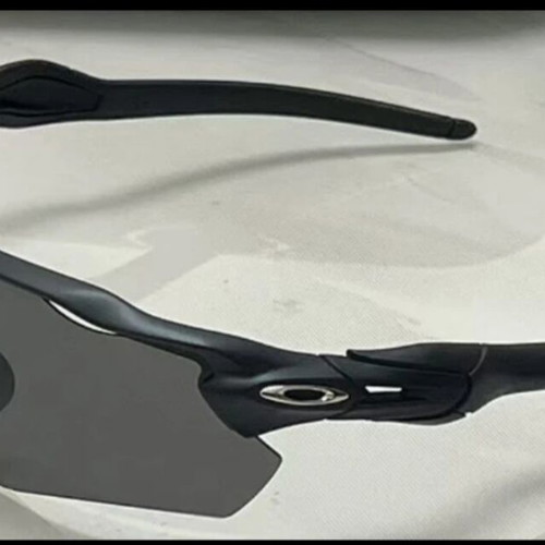 Oakley Mens Sunglasses Set Like New with Case and Extra Lenses