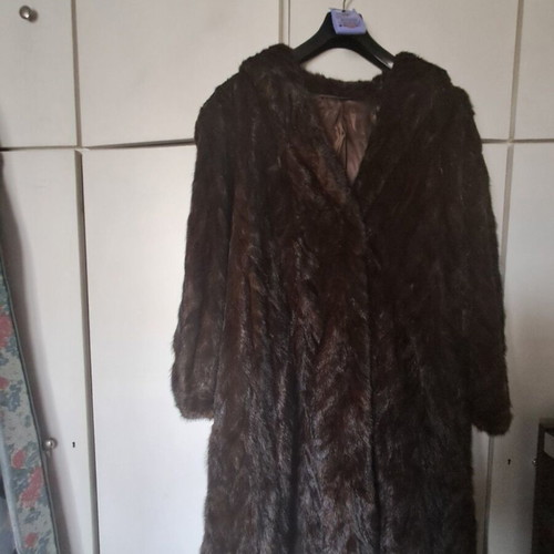 Mink fur brown like new, size L