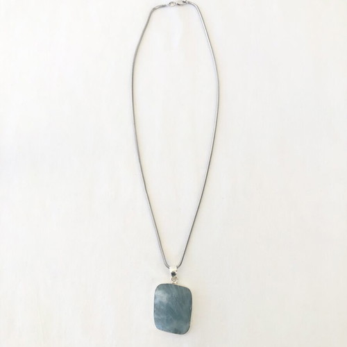 Aquamarine pendant and 925 silver chain new