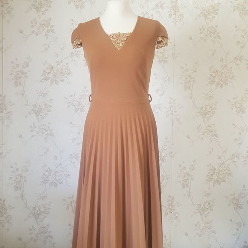 Dress Desiree size S like new, brown pleated with lace details