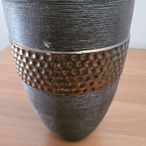Modern vase like new, very nice