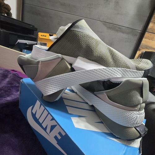 Nike GO FlyEase sneakers size 42.5