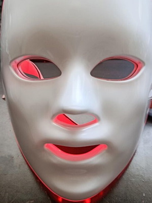 Phototherapy Face Mask with LED Lights new, USB rechargeable