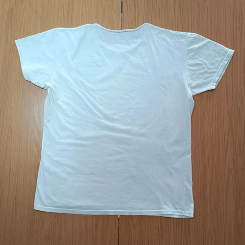United Kind White Graphic T-Shirt Large, like new
