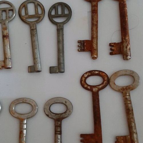 Old keys used, pack of 50 pieces