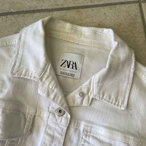 Zara white jacket used with imperfections