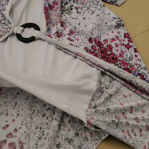 Floral blouse with integrated top and ring, like new, size Large