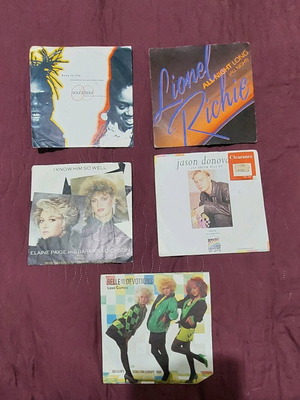 45 rpm records like new, successful female duets from the UK