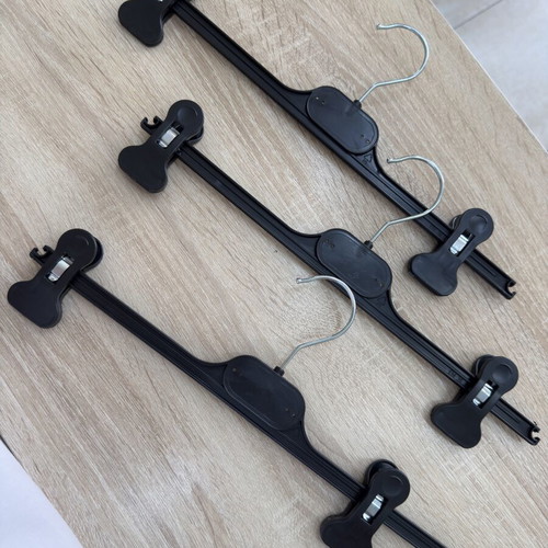 Plastic hangers with clips pack of 30, 36cm, black