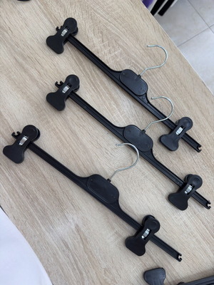 Plastic hangers with clips pack of 30, 36cm, black