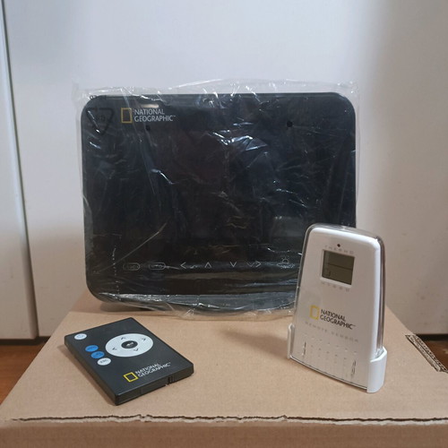 National Geographic Weather Station and Digital Photo Frame like new