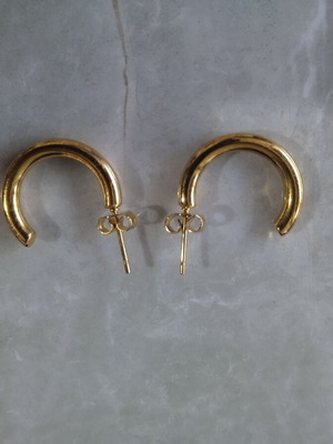 Hoop earrings in gold tone, like new, small size