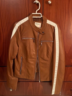 Pink Woman leather jacket new, brown with white details, size M