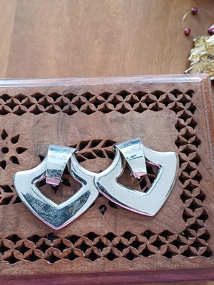 Dangling earrings like new, silver color