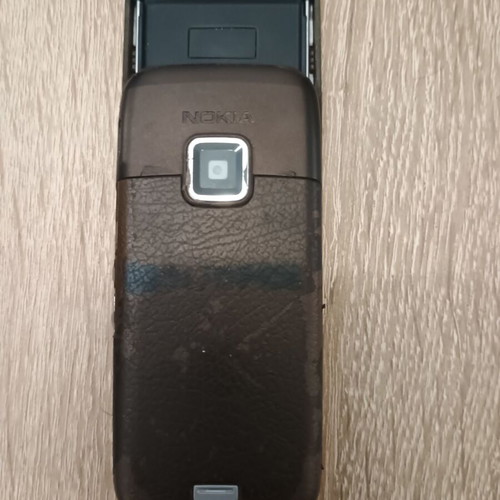 Nokia E65 phone like new with charger