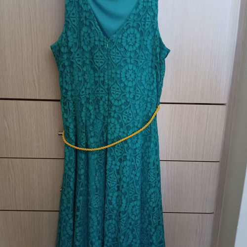 Green Passager dress xl used with lace and gold belt