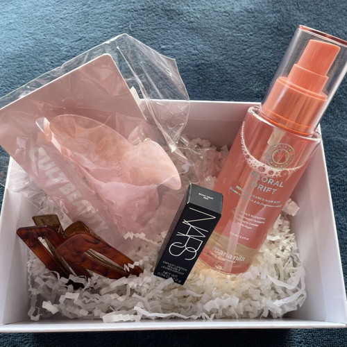 Hair Box I new with Maria Nila mist, hair claw, Nars lipstick