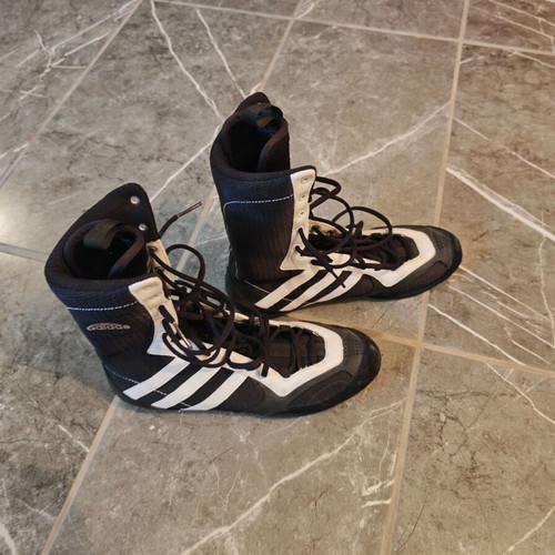 Adidas Tygun boxing shoes like new, size 42, black and white