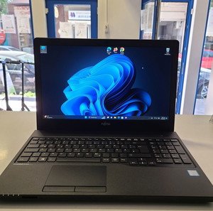 FUJITSU LIFEBOOK A557 15.6 LED FHD i5/8GB RAM/256GB SSD/Windows 11 Pro