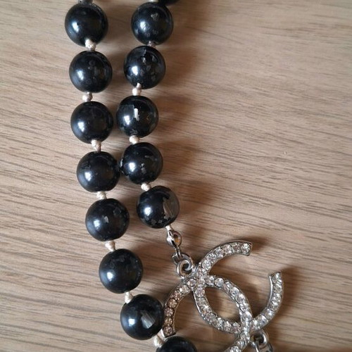 Silver necklace like new, black and silver