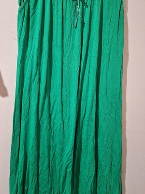 Green dress with lace new, elastic, size L