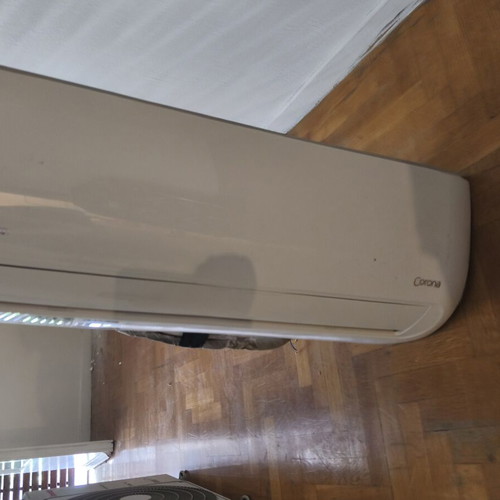 Corona inverter air conditioner like new, quiet and energy efficient