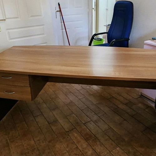 Professional desk like new made of wood with two drawers