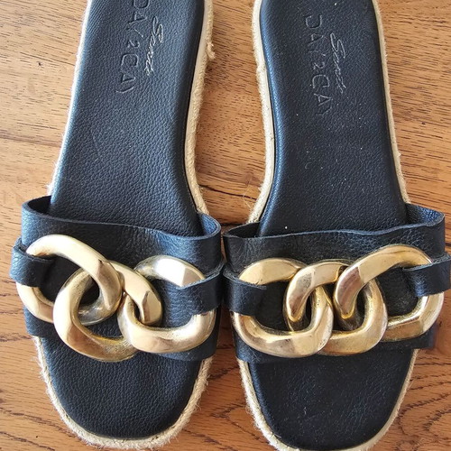 Sante women's sandals like new, size 38, black leather