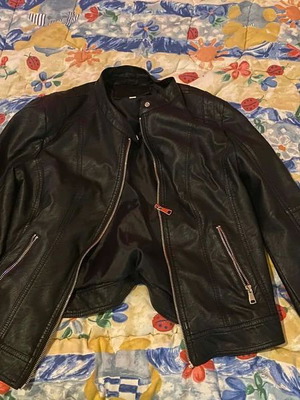 Μαύρο γυναικείο jacket από συνθετικό δέρμα, σαν καινούργιο, μέγεθος S