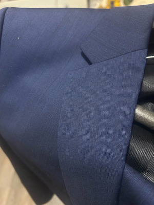 Hugo Boss blue suit like new, size M