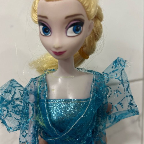 Elsa doll like new