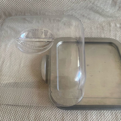 Cheese tray used with transparent lid and inox base