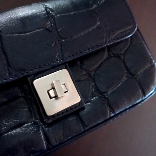 Thiros navy blue shoulder bag like new with extendable strap