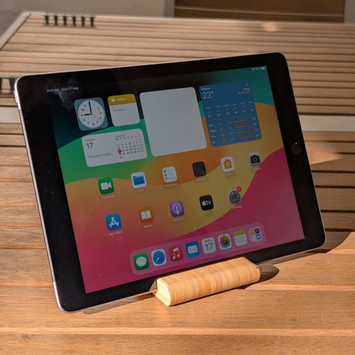 Apple iPad 6th generation 128GB with Cellular 4G