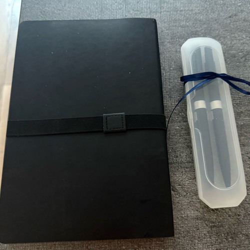 Notebook and two luxury pens set new