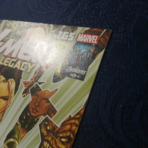 X-men Legacy #265 like new with signature, Marvel Comics 2012