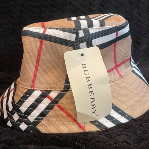Burberry hat beige new, size S