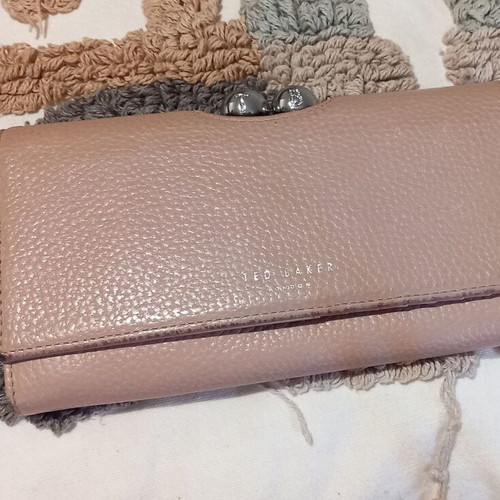 Ted Baker wallet used, beige with wear and non-working clasp