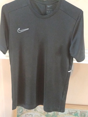 Nike Dri-Fit παιδική μπλούζα μέγεθος 158 εκ μεταχειρισμένη, μαύρη