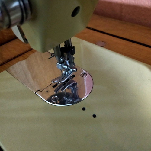 Mercedes sewing machine used with wooden case