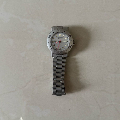 Swiss Army S.A.W CO 00063 watch used, silver, battery replacement needed