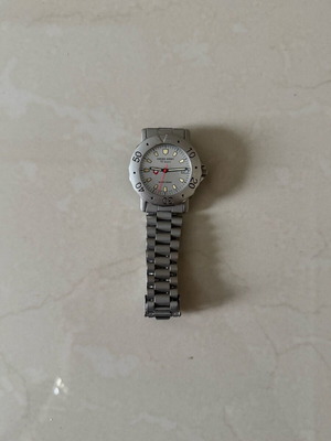 Swiss Army S.A.W CO 00063 watch used, silver, battery replacement needed